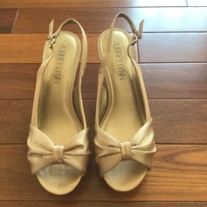 Dress kitten heels and matching clutch